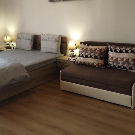 רבדה Villa Rossa Apartments מראה חיצוני תמונה