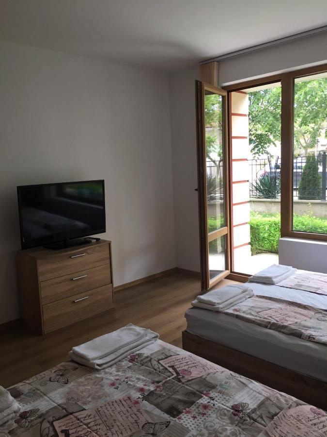 רבדה Villa Rossa Apartments מראה חיצוני תמונה