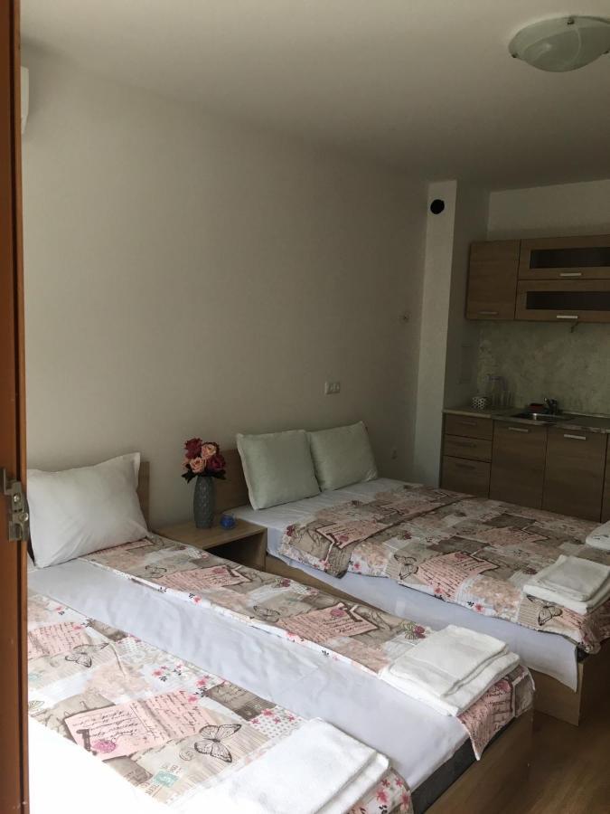 רבדה Villa Rossa Apartments מראה חיצוני תמונה
