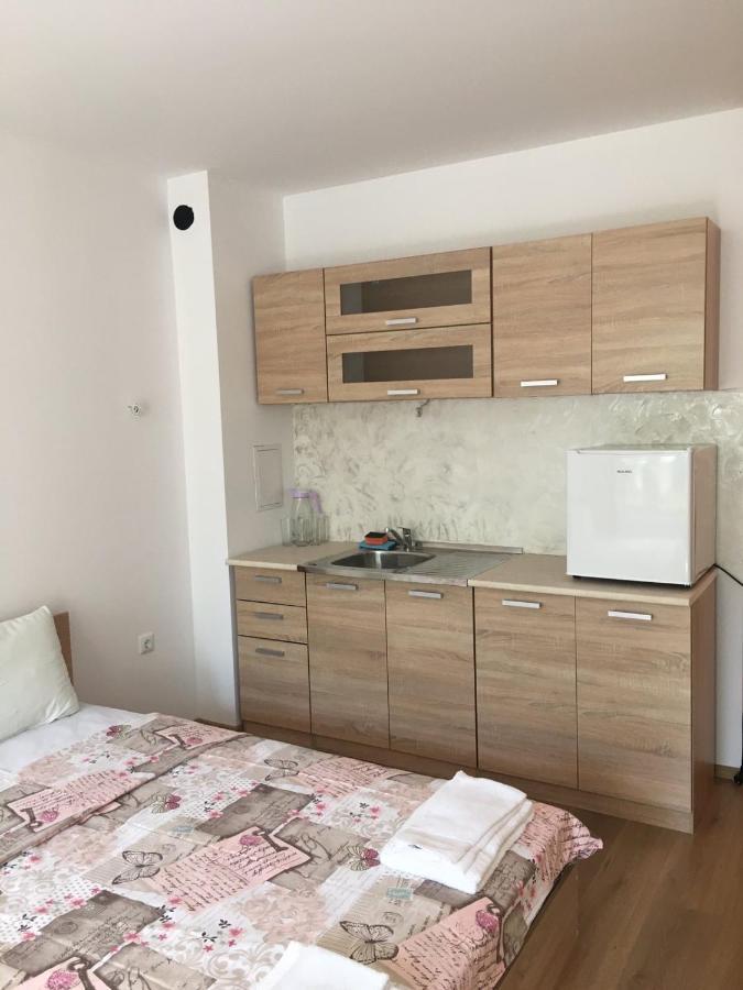 רבדה Villa Rossa Apartments מראה חיצוני תמונה